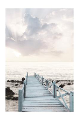 Poster Holzbrücke mit Blick auf das Meer