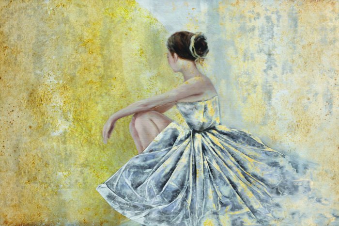 Fototapete Frau in einem Ballettkleid mit goldener Verzierung