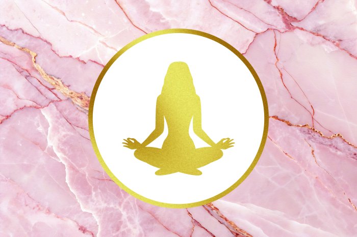 Fototapete Meditierende Frau auf rosa Marmor