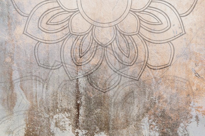 Fototapete Blume auf Beton mit goldener Verzierung