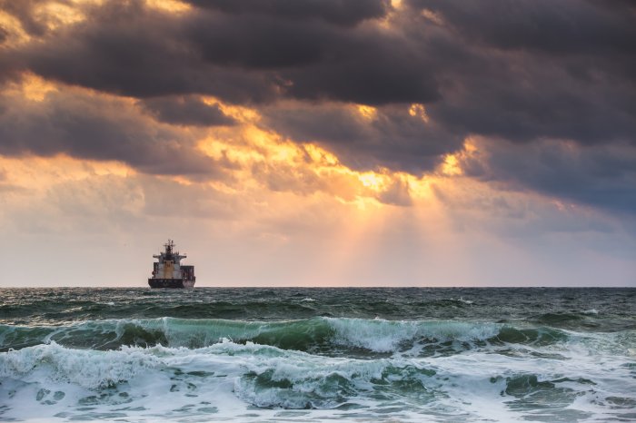 Fototapete Schiff auf stürmischer See