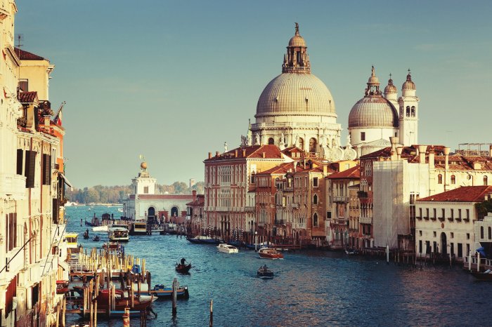 Fototapete Alte Kathedrale Santa Maria della Salute in Venedig