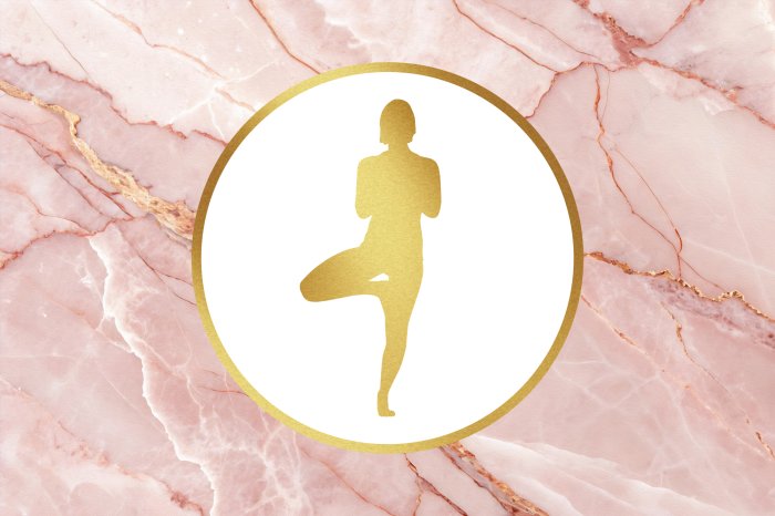 Fototapete Frau meditiert auf Marmor