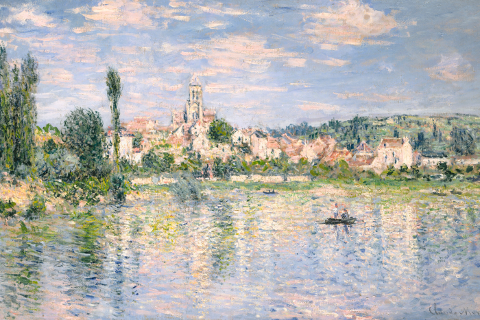 Bild Ein ruhiger See mit einem Boot und einer historischen Stadt