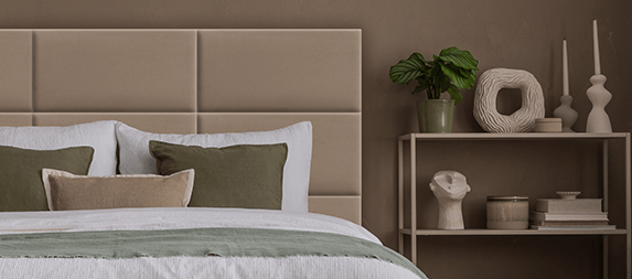 Wandpolster in beige