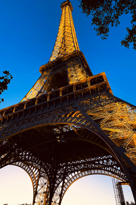 Poster Der goldene Eiffelturm bei Sonnenuntergang