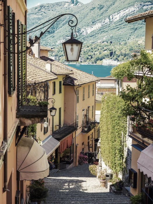 Poster Landschaft mit Blick auf Bellagio am Comer See