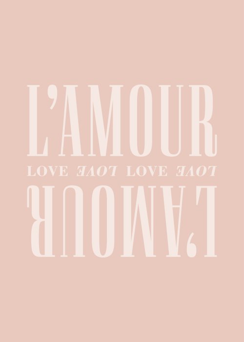Poster Liebesaufschrift L’amour auf rosa Hintergrund