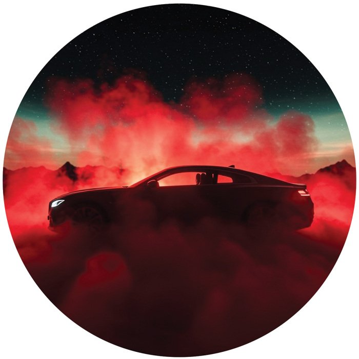 Sticker Ein Sportwagen in rotem Rauch vor dem Sternenhimmel