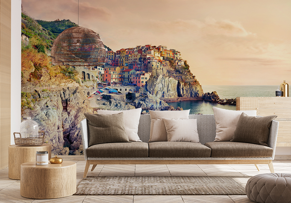 Der berühmte Nationalpark Cinque Terre verdient definitiv unsere Aufmerksamkeit! Hier finden wir malerische Städte, die sich auf felsigen Hängen erstrecken