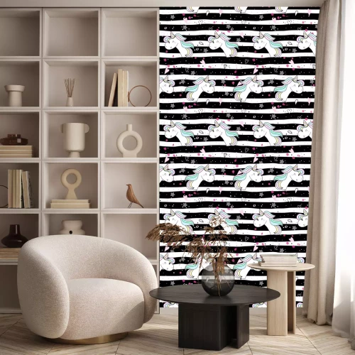 Tapete Regenbogenpferde auf Streifen-Hintergrund