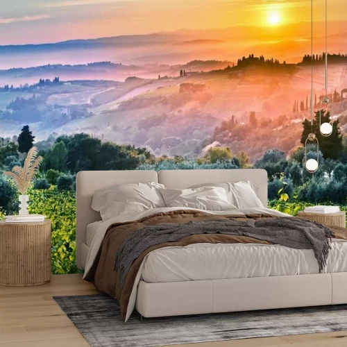 Fototapete Toskana bei Sonnenaufgang am nebligen Tag