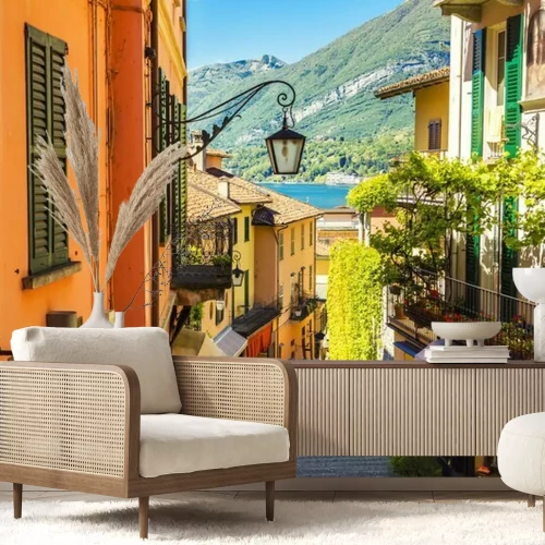 Fototapete Malerische und bunte alte Stadtstraße in der italienischen Stadt von Bellagio