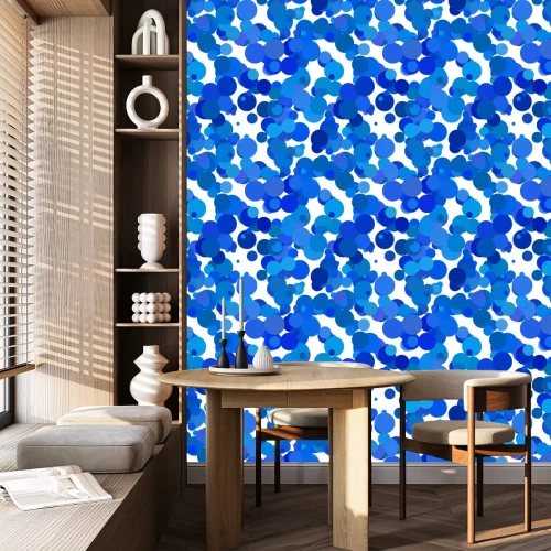 Tapete Punkte in Blautönen auf weißem Hintergrund