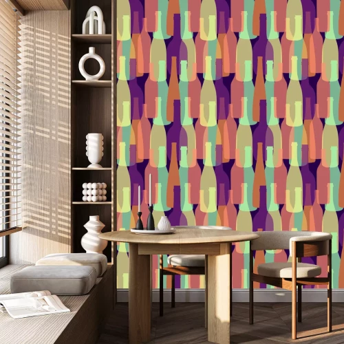 Tapete Nahtloses Musterpackpapier mit verschiedenen geformten bunten Weinflaschen. Flache Designillustration