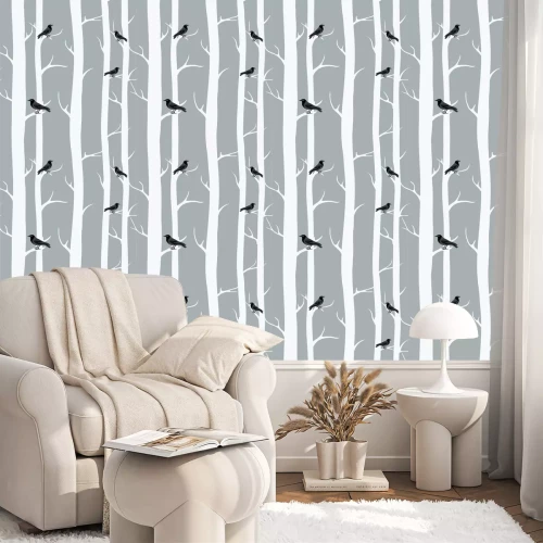 Tapete Weiße Birke mit Krähen darauf