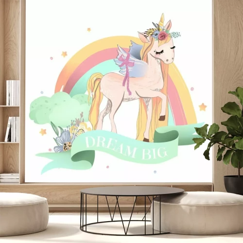 Sticker Schönes, träumendes Einhorn mit Blumenkranz (Blumenblumenstrauß) und Flügeln. Regenbogen, bunte Wolken, Blumen und Sterne. Mint farbiges Band mit Zitat