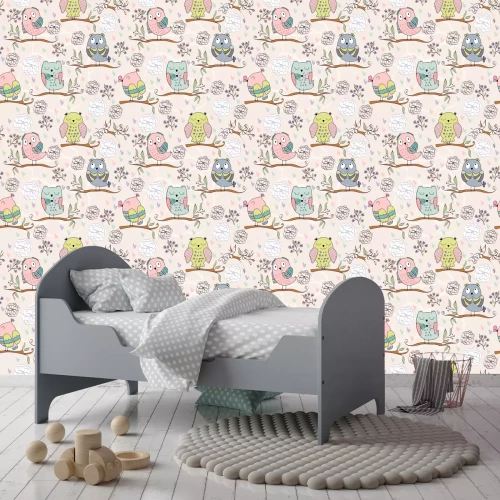 Tapete Fröhliche kleine Eulen auf Zweigen