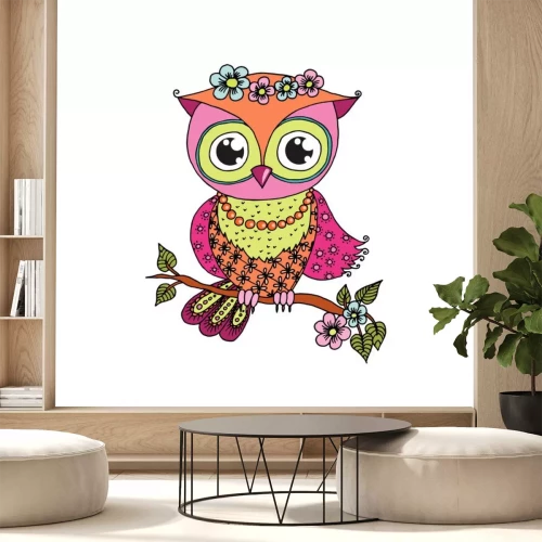 Sticker Nette Karikatureule, die auf Baumast sitzt