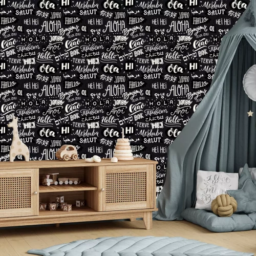 Tapete Schwarz-weißes Muster mit Aufschriften in verschiedenen Sprachen