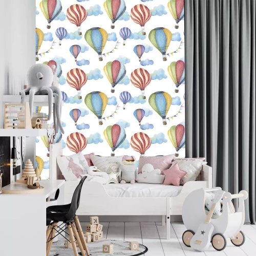 Tapete Fliegende Aquarell-Luftballons zwischen den Wolken