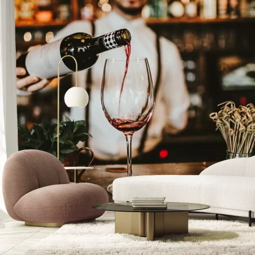 Fototapete Barkeeper gießt Wein ein