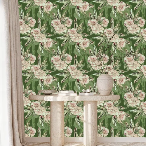 Tapete Blumen vor grünem Hintergrund