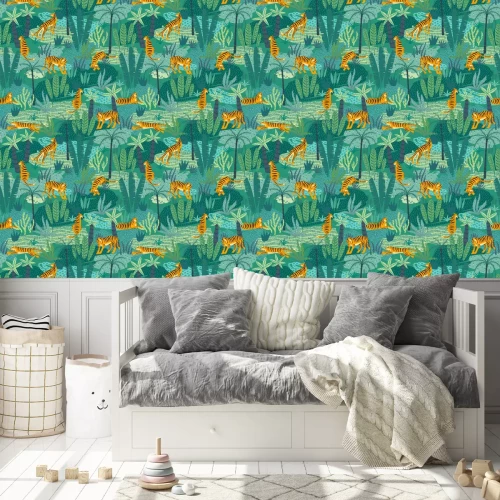 Tapete Tiger und grüne Palmblätter