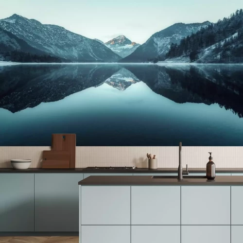 Fototapete Winterlandschaft mit einem Bergsee