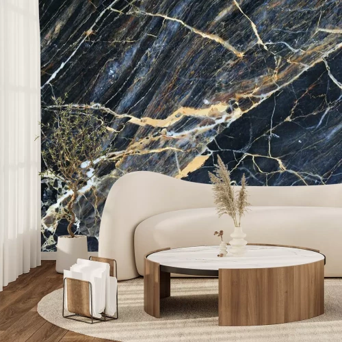 Fototapete Stark rissiger dunkler Marmor