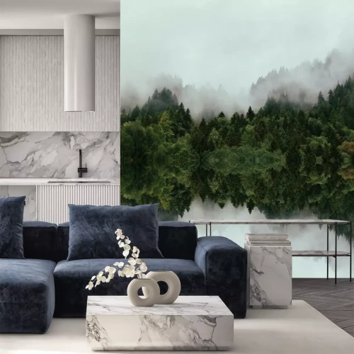 Sticker Dichter Nebel über dem Wald schwebend