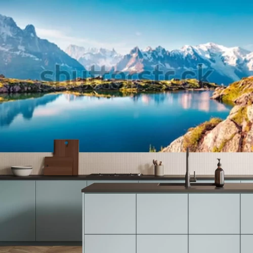 Sticker Buntes Sommerpanorama des Lac Blanc-Sees mit Mont Blanc (Monte Bianco) auf Hintergrund, Chamonix-Standort. Schöne Szene im Freien im Naturreservat Vallon de Berard, Graian Alps, Frankreich, Europa.