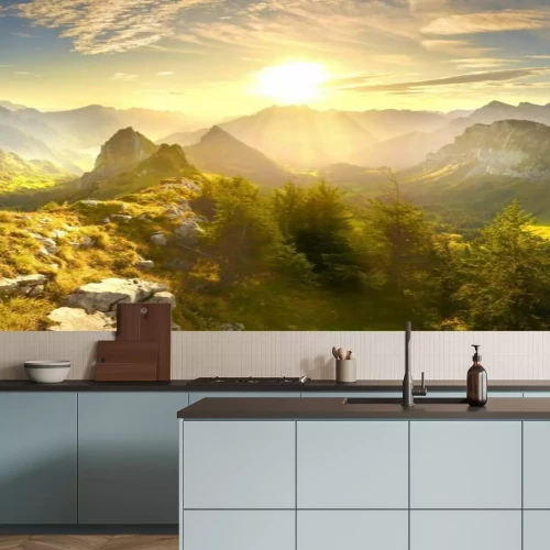 Fototapete Berglandschaft mit Wäldern und Sonnenaufgang