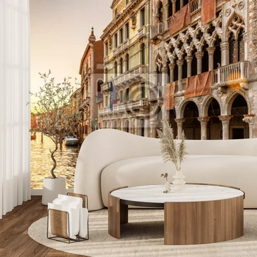 Fototapete Venice at sunset, Italy. Ca' d'Oro palace (Golden House) in foreground. It is landmark of Venice. Beautiful view of Grand Canal in the Venice center at dusk. Scenery of the old Venice city in evening.