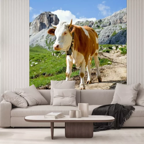 Fototapete Kuh am Bergpfad