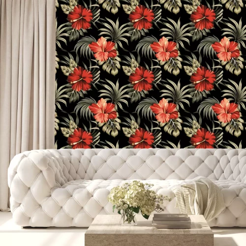 Tapete Rote Blüten und Blätter auf schwarzem Hintergrund