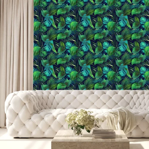 Tapete Dunkel gefärbte tropische Blätter