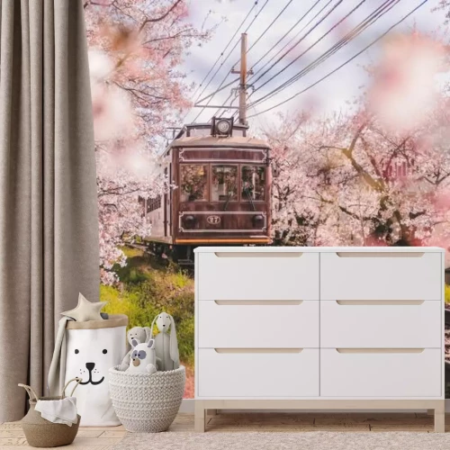 Fototapete Landschaft mit Zug und blühender Kirschblüte in Kyoto