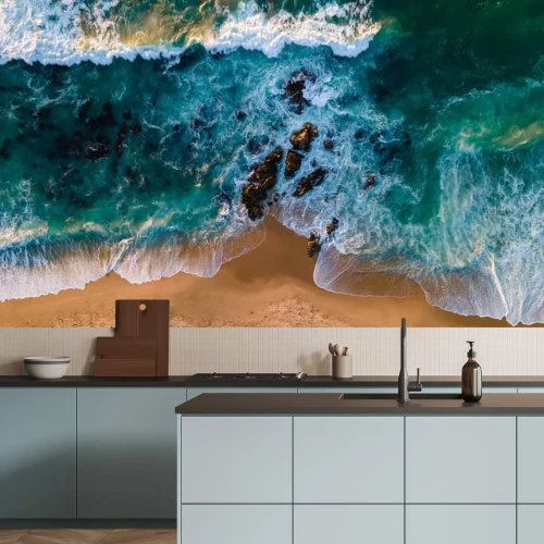 Sticker Blick auf einen Strand mit türkisfarbenem Wasser