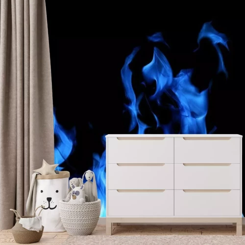 Fototapete Flammen in Blautönen auf schwarzem Hintergrund