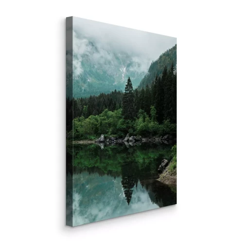 Bild Grüne Landschaft mit Bergsee