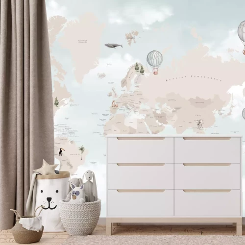 Fototapete Kinderweltkarte vor einem Himmel mit Wolken