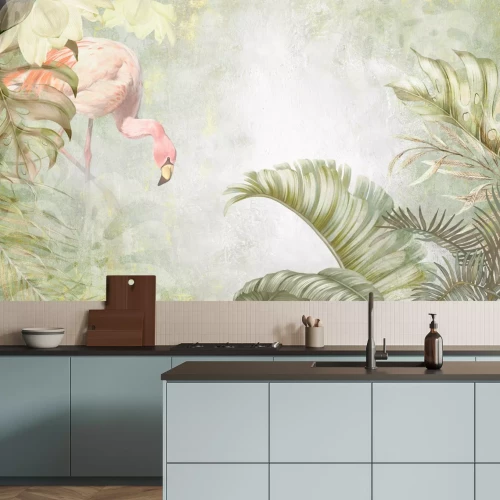 Fototapete Flamingo zwischen tropischen Pflanzen im Dschungel