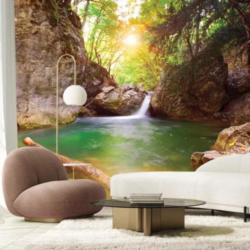 Fototapete Wasserstrom, der in einen Gebirgsfluss mündet – Landschaft