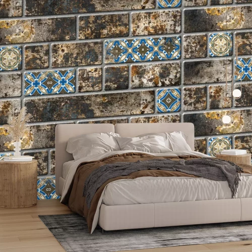 Fototapete Ziegelwand mit ornamentalem Muster