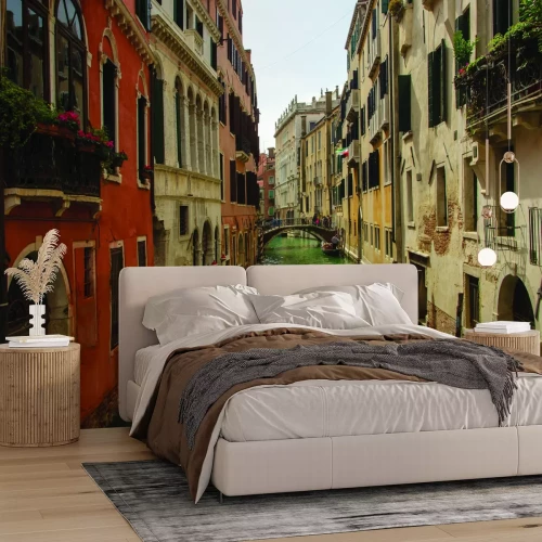 Fototapete Venezianischer Wasserkanal zwischen Häusern