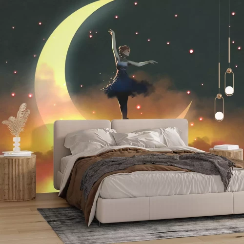 Fototapete Ballerina, die auf dem Mond zwischen Wolken steht