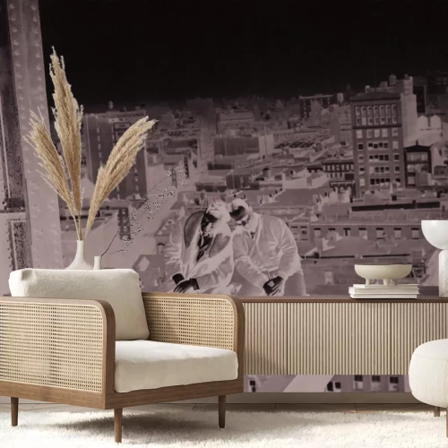 Fototapete Männer auf einer Metallkonstruktion vor der Stadtkulisse