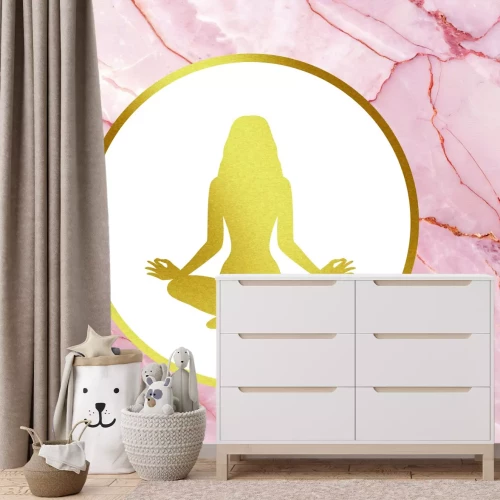 Fototapete Meditierende Frau auf rosa Marmor