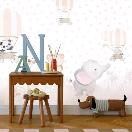 Fototapete Elefant mit Giraffe auf einer Wiese zwischen Herzen